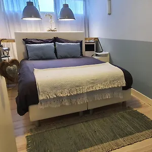 https://b-b-bluebeach-scheveningen.thehaguehotels.net